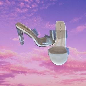 Size 7 TOP Moda Clear Block Heel Double Strap